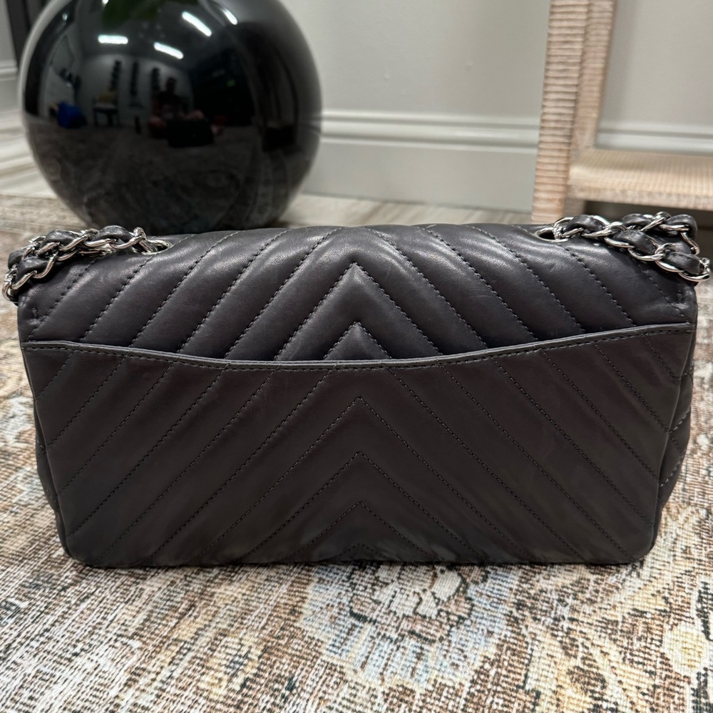 *SOLD* CHANEL Lambskin Surpique Chevron Quilted Single Flap Black - Picture 4 of 11